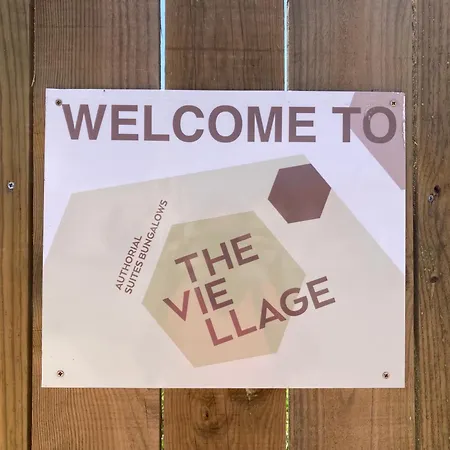 Pensión The Vie Llage - Authorial