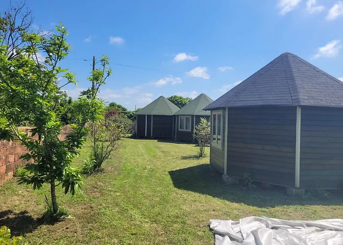 The Vie Llage - Authorial 3* Vagos